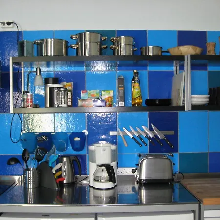 Budget Apartment *