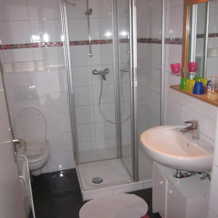 Budget Apartment *